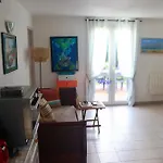 Pres Des Claires Dom wakacyjny Le Château-dʼOléron