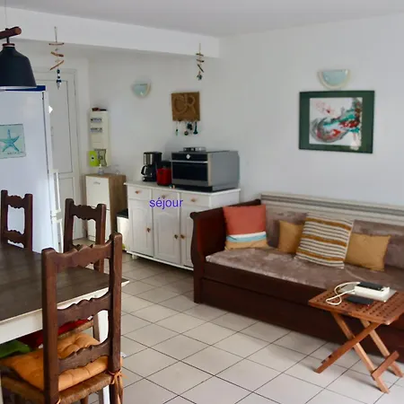 Pres Des Claires * Le Château-dʼOléron